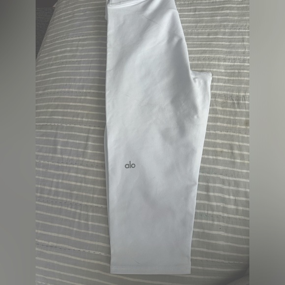 ALO Cropped Leggings - NWOT - Picture 2 of 7